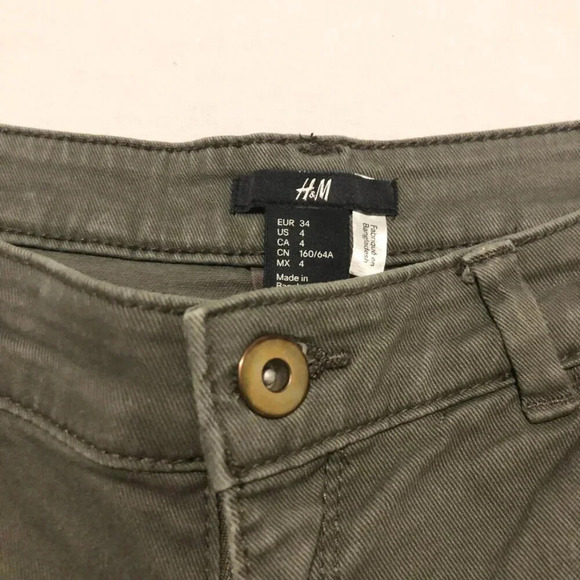 H&M Cuffed Shorts Olive Green Denim Mid Rise Womens Size 4 - Picture 2 of 12